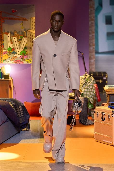 louis vuitton pre fall 2023 men's|Louis Vuitton fall 2024 collection.